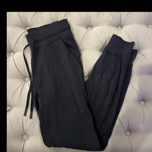 Black LuLulemon Jogger Pants